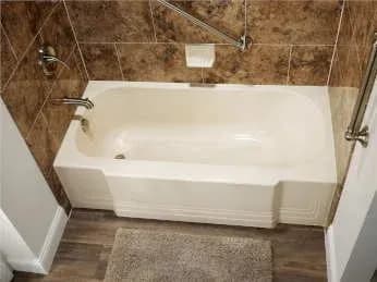 Bathtub replacement and installation in Milwaukee, WI by Empire Home Remodeling